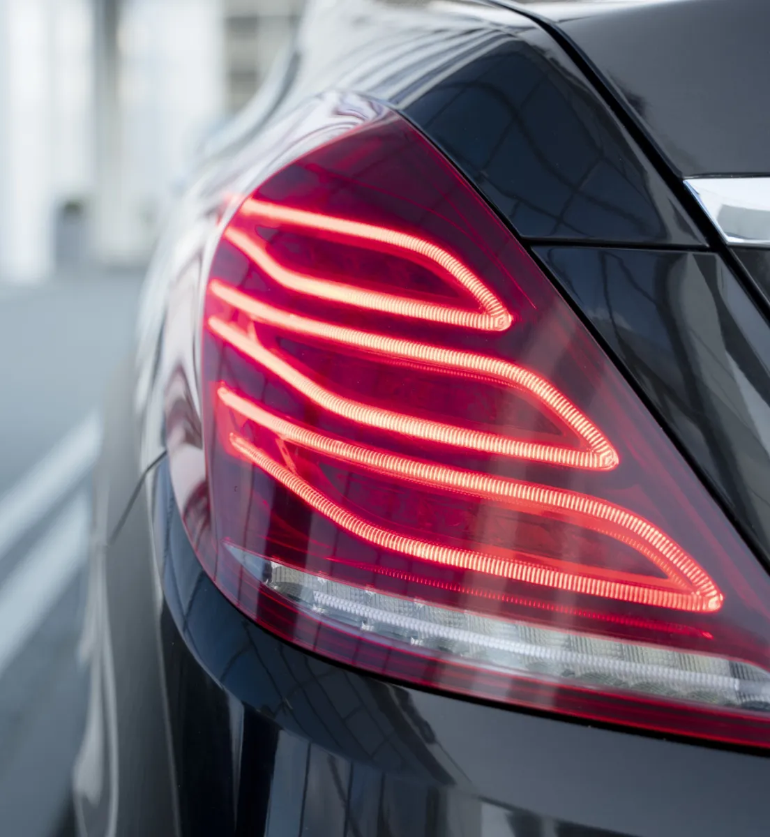 illustration-headlights-brakes-car