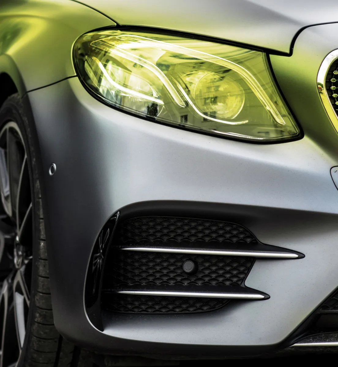 illustration-headlights-car